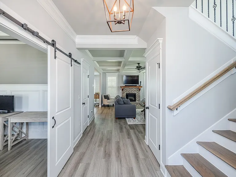 821 Lost Grove Trl — Photo 8