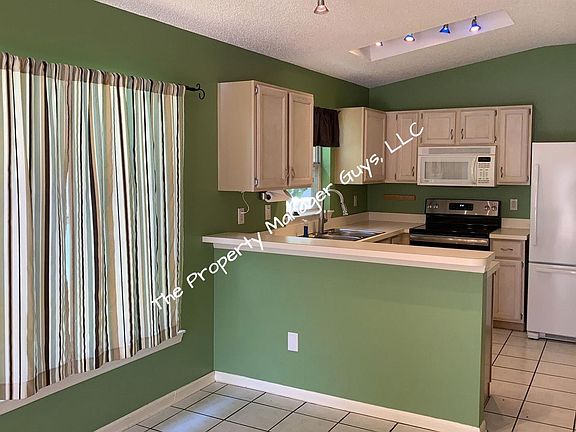 4th image of 4466 Weeping Willow Cir