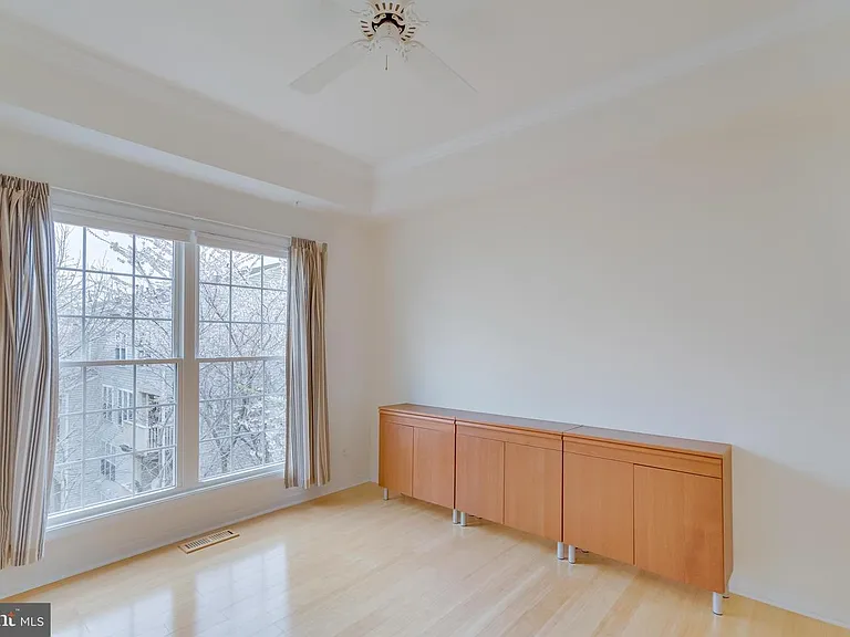 7046 Falls Reach Dr #304 — Photo 19