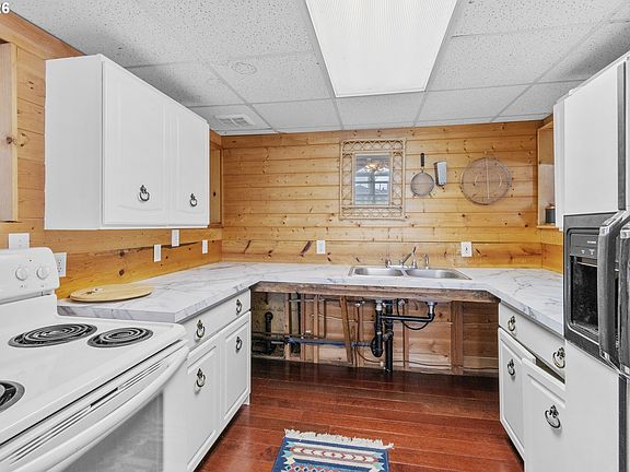 17th image of 2901 NE Marine Dr