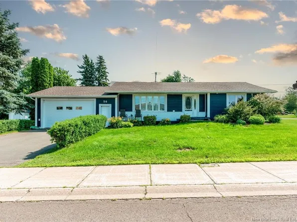 50 Alphonse St, Shediac, NB E4P 1E1
