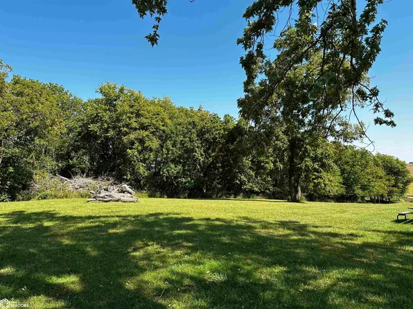 3325 Kent Ave, Orient, IA 50858