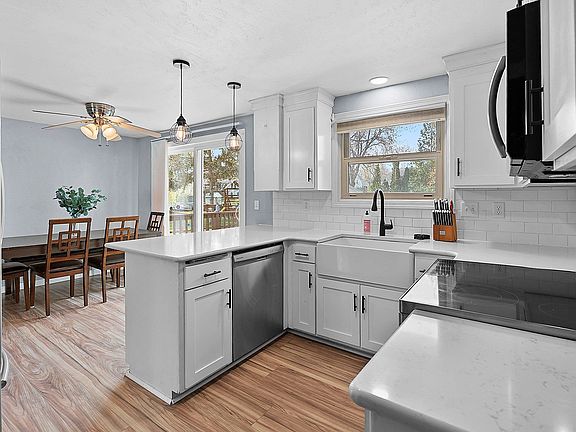 2nd image of 3051 Holland Rd