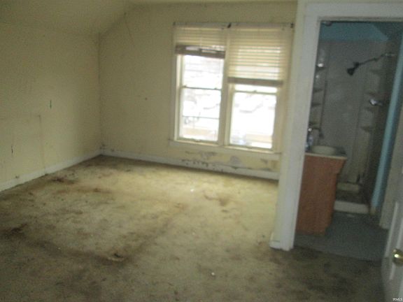 5th image of 827 N 13th St