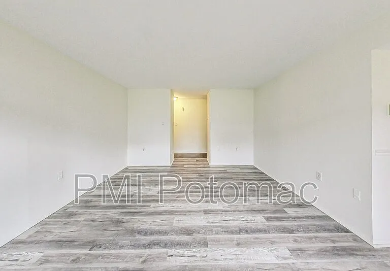 18600 Walkers Choice Rd #1 — Photo 8