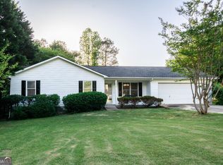 7015 Hickory Dr, Winterville, GA 30683