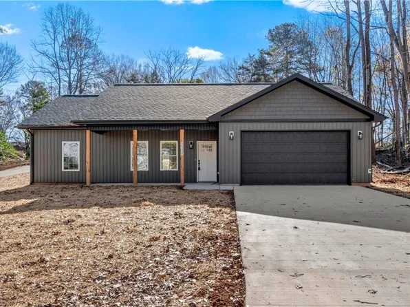 2328 Summerlin St, Winston Salem, NC 27103