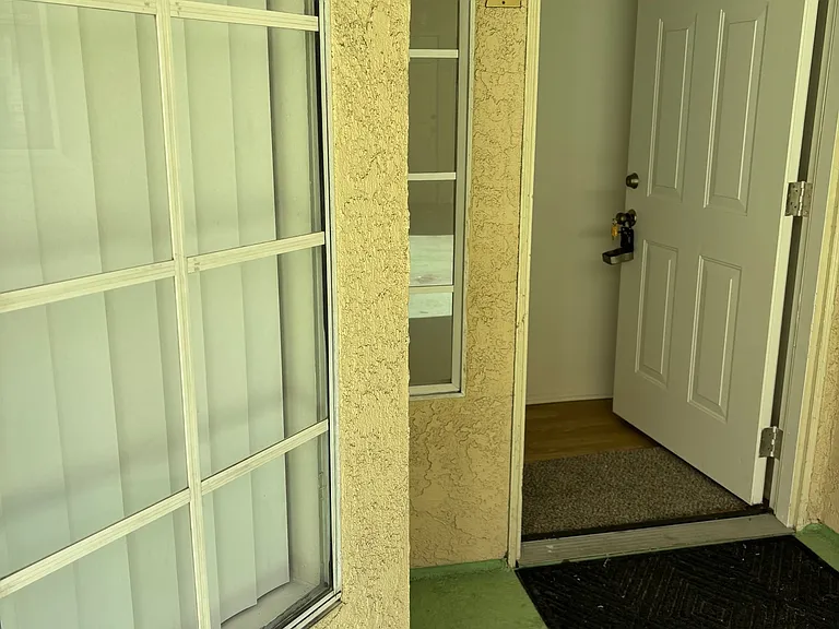 224 E Dexter St #12 — Photo 3