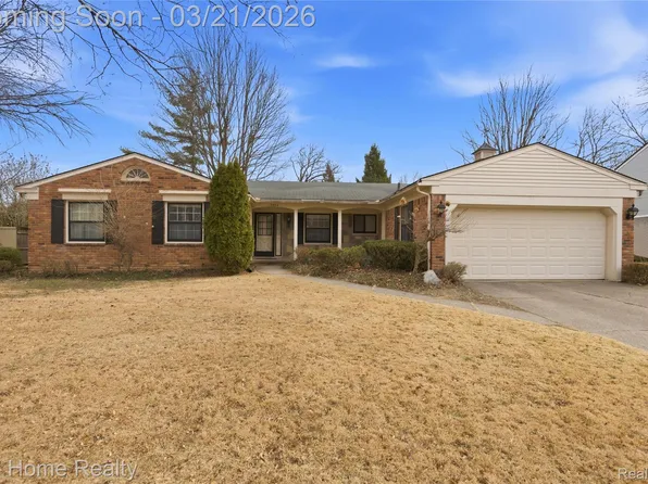 17524 Park St, Livonia, MI 48152