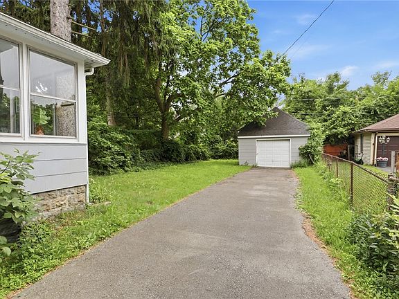 4th image of 73 Salina St