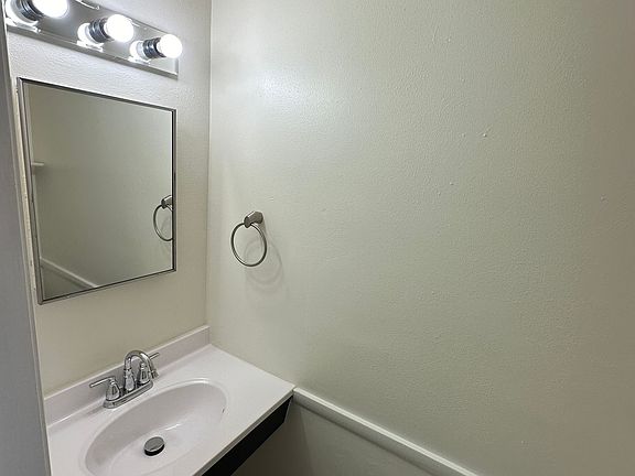 4th image of 4409-4415 Eastridge Dr