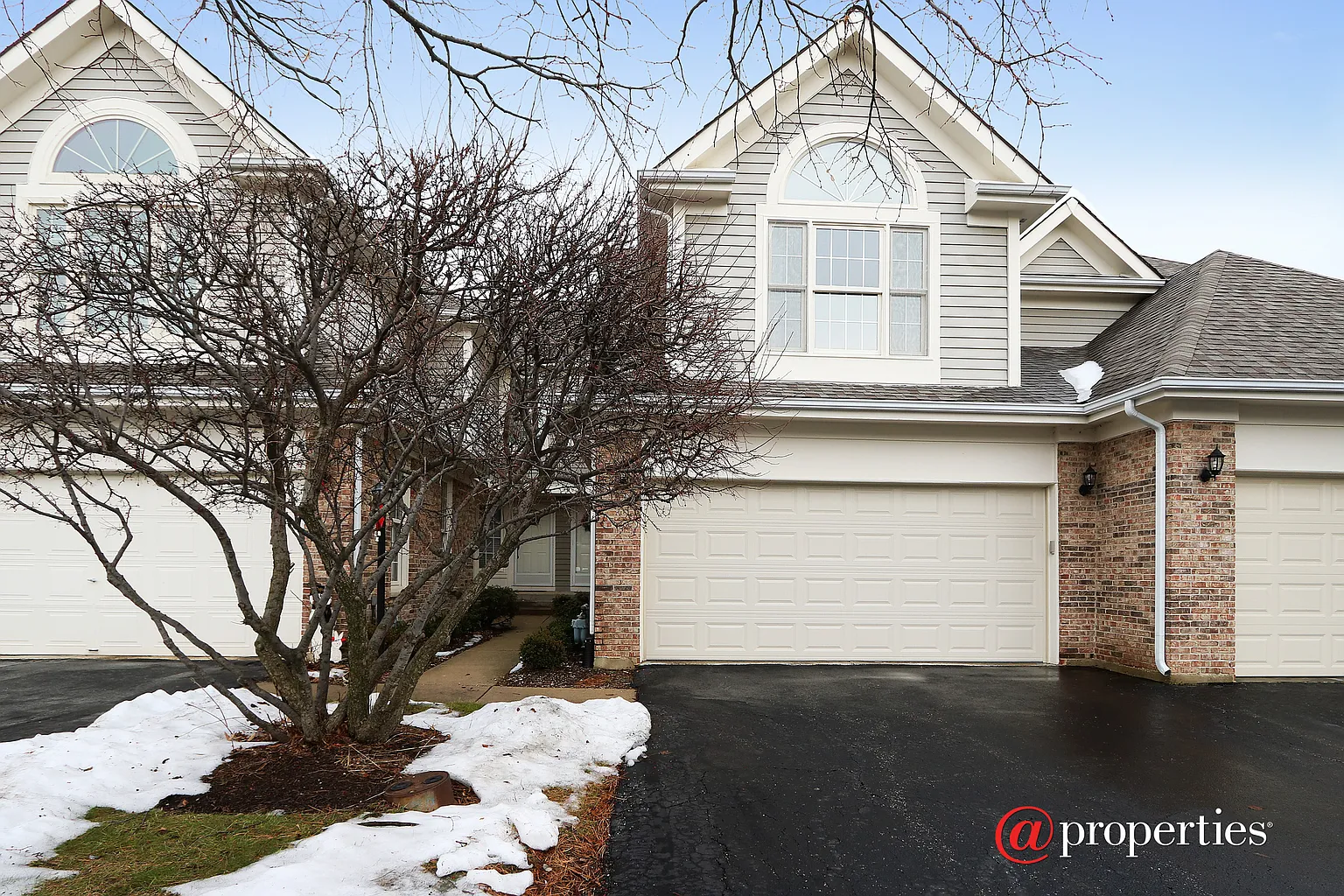 9075 Jacqueline Dr photo 1
