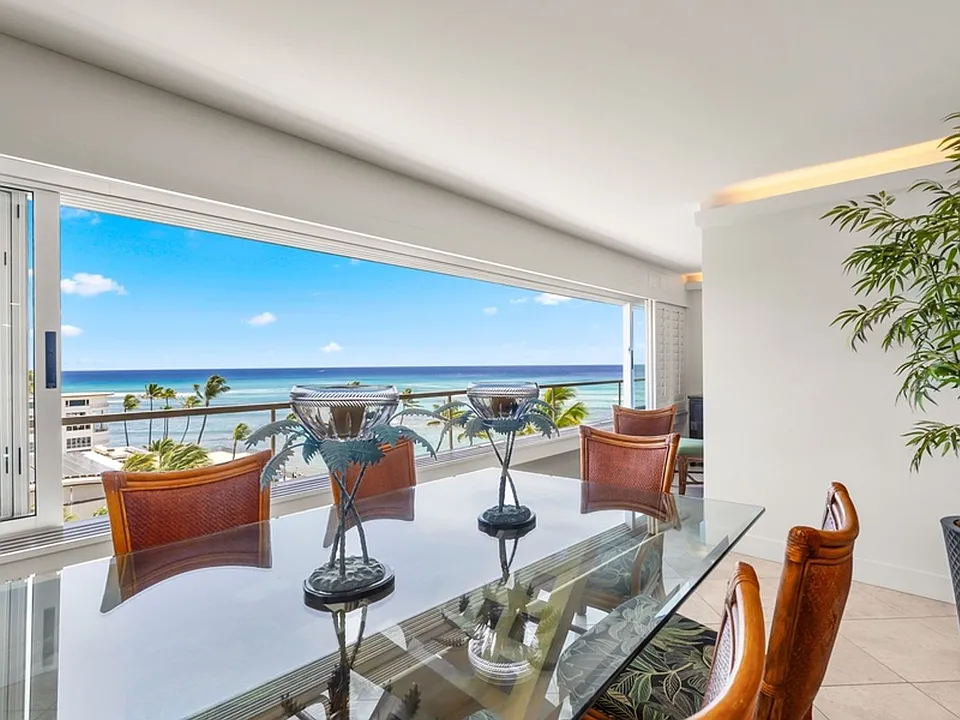 2895 Kalakaua Ave #805