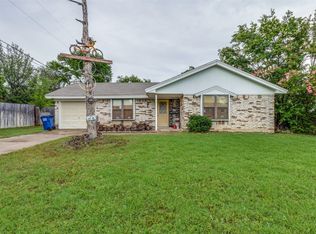 101 Gordon Dr, Azle, TX 76020