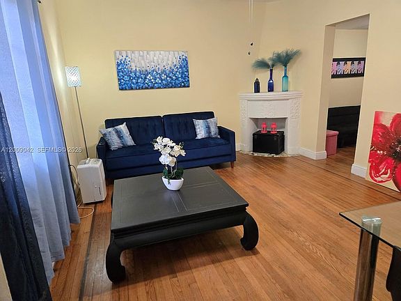 3rd image of 1219 Meridian Ave APT 2