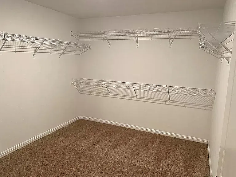 129 Fairfax Ln — Photo 5