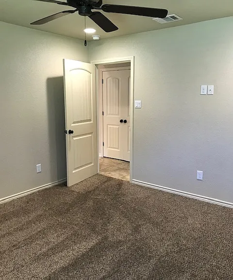5506 Settlers Ct #B — Photo 8
