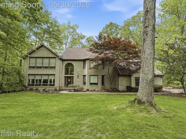 2018 Pine Hollow Trl, Brighton, MI 48114
