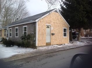 2 Oakdale St, Wareham, MA 02571