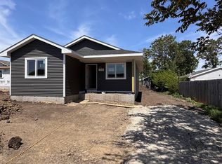 1516 Maple St, Des Moines, IA 50316