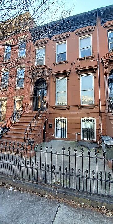 1st image of 580 Park Pl