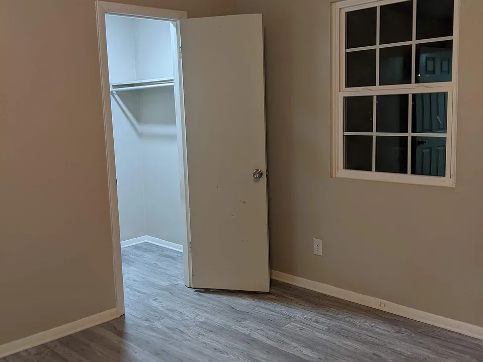 Redstone Garden Apartment