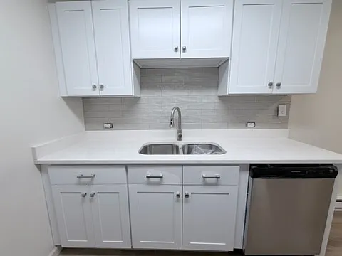 575 E Oak St — Photo 4