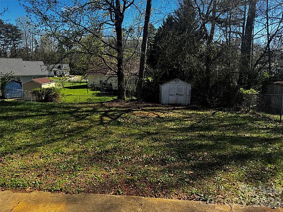3rd image of 3648 High Laurel Ln