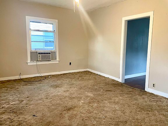 3rd image of 524 S Randall Ave