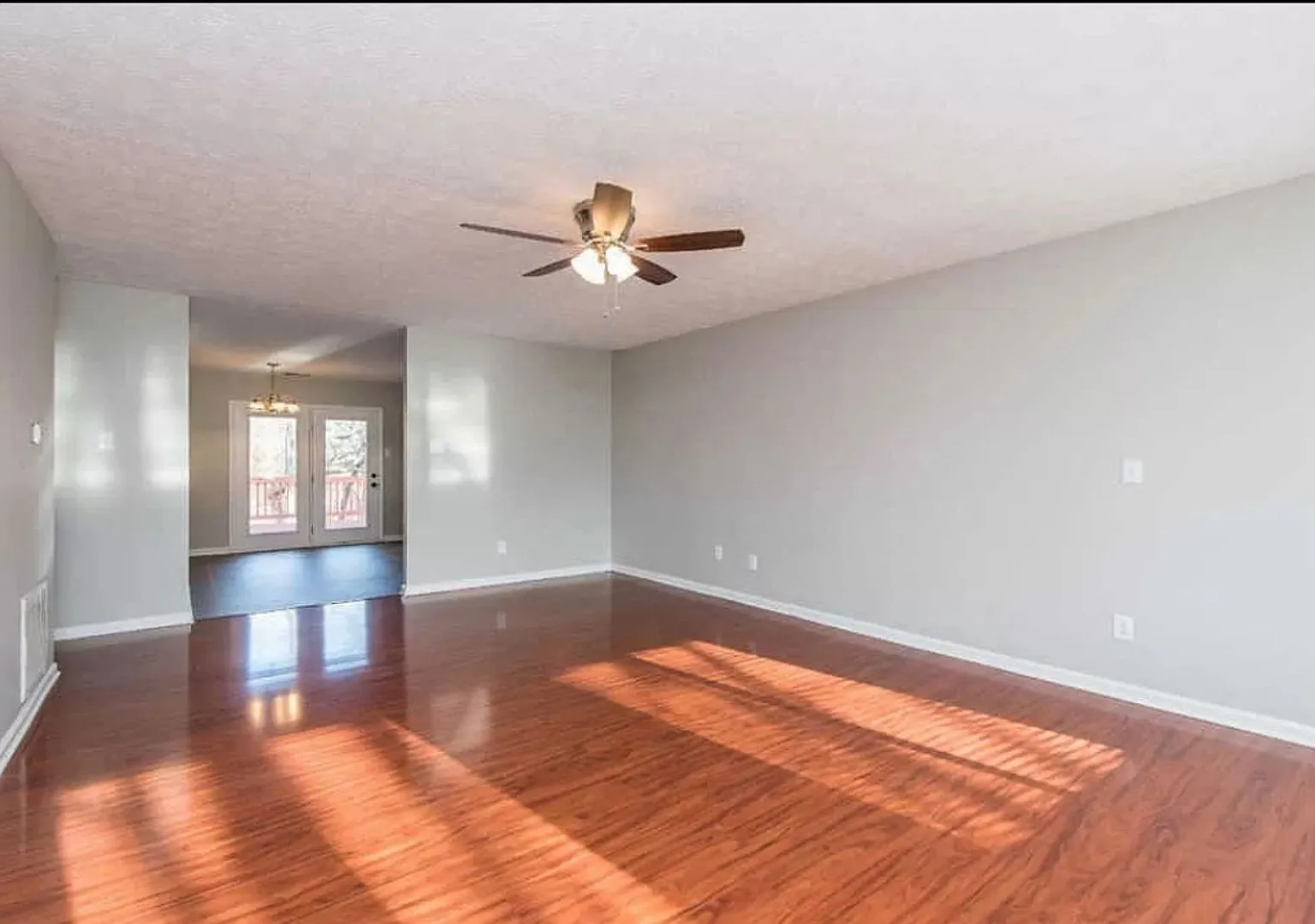 3 Bedroom, 2 Bath Single Family Home — Photo 3