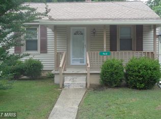 960 Renfrew St, Essex, MD 21221
