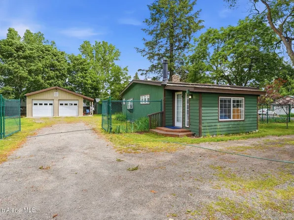 825 W Honeysuckle Ave, Hayden Lake, ID 83835