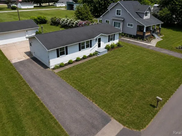 15060 Michael St, Taylor, MI 48180