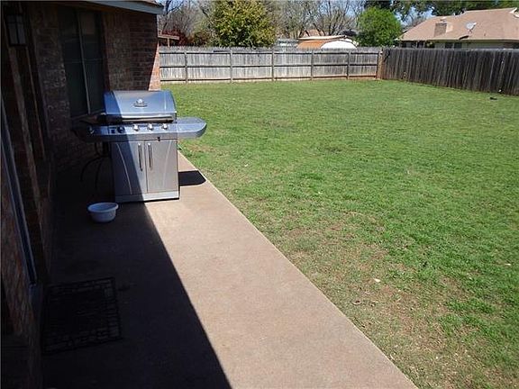4th image of 4717 Royal Court Cir