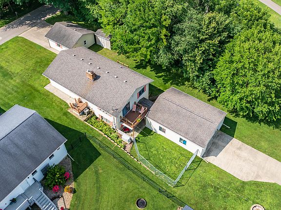 4th image of 8728 Long Lake Dr E
