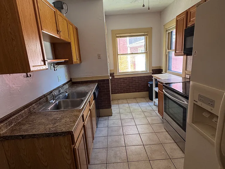 7 Vassar St — Photo 3