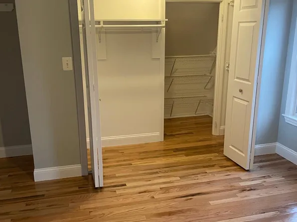 115 Andrews St, Lowell, MA 01852