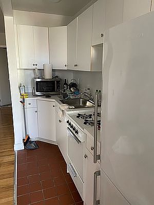 2nd image of 162 Stanton St APT 9