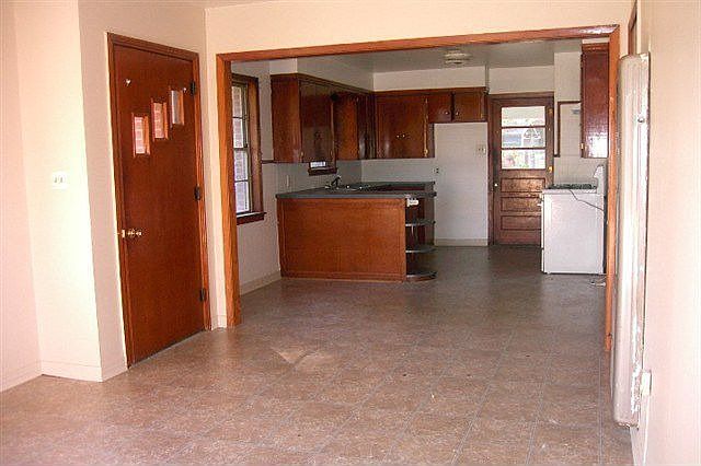 2nd image of 4263 Petrus Ave