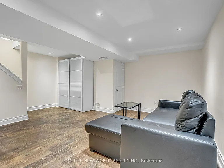 53 Michelina Ter — Photo 39
