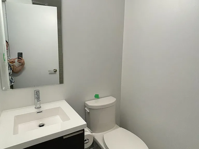 203 College St #2805 — Photo 22