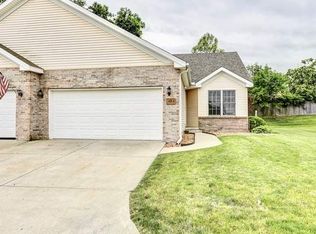 113 Meadow Ridge Dr APT A, Bloomington, IL 61704