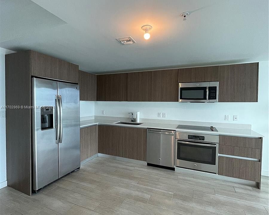 1st image of 1600 SW 1st Ave #1008