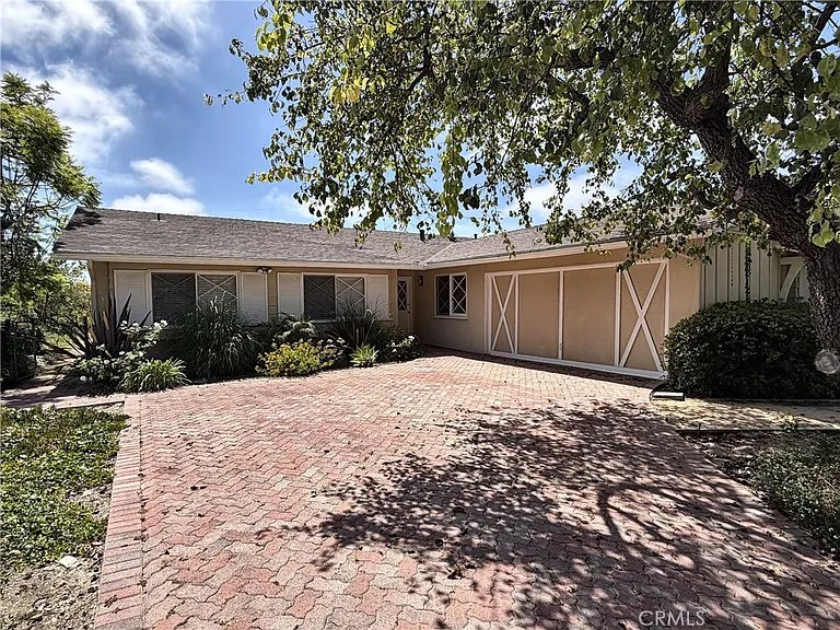 28845 Briarhurst Dr — Photo 2