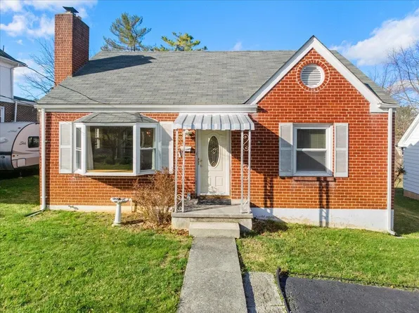140 13th St NW, Pulaski, VA 24301
