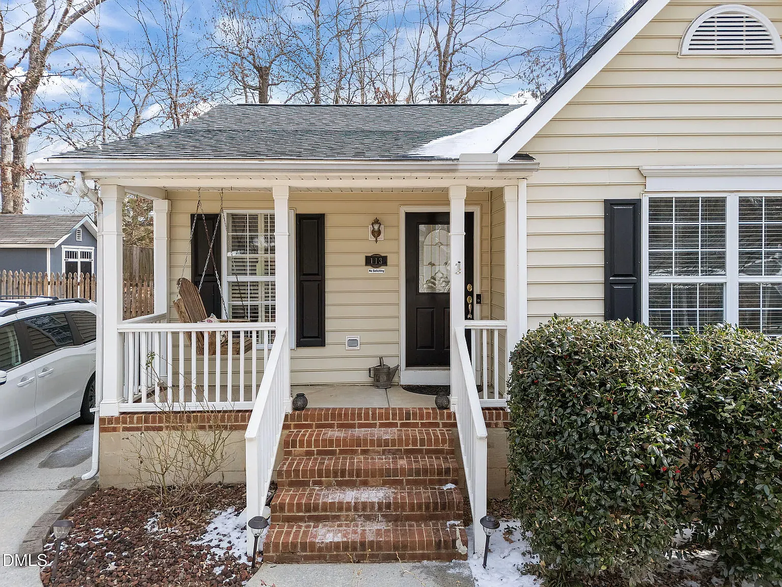 3 bed, 1387 sqft, $800 — Photo 2