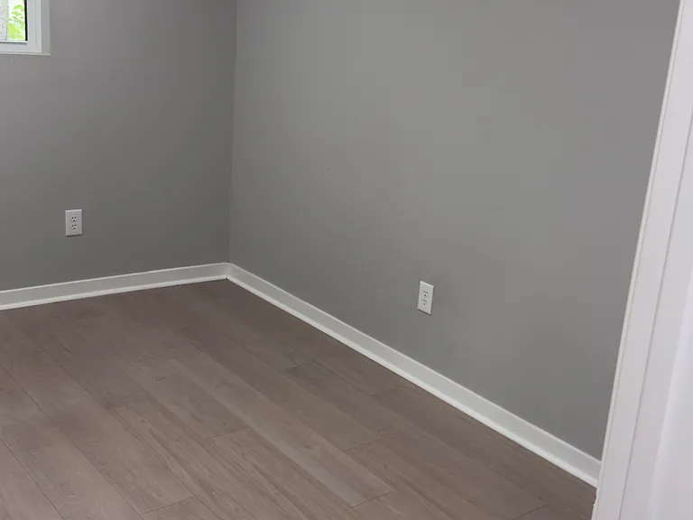 708 Reynolds Ave — Photo 10