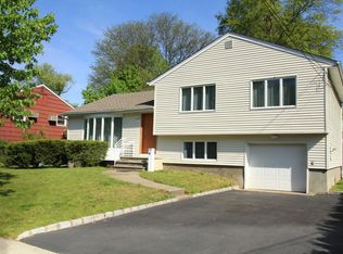 40-23 Terhune Pl, Fair Lawn, NJ 07410