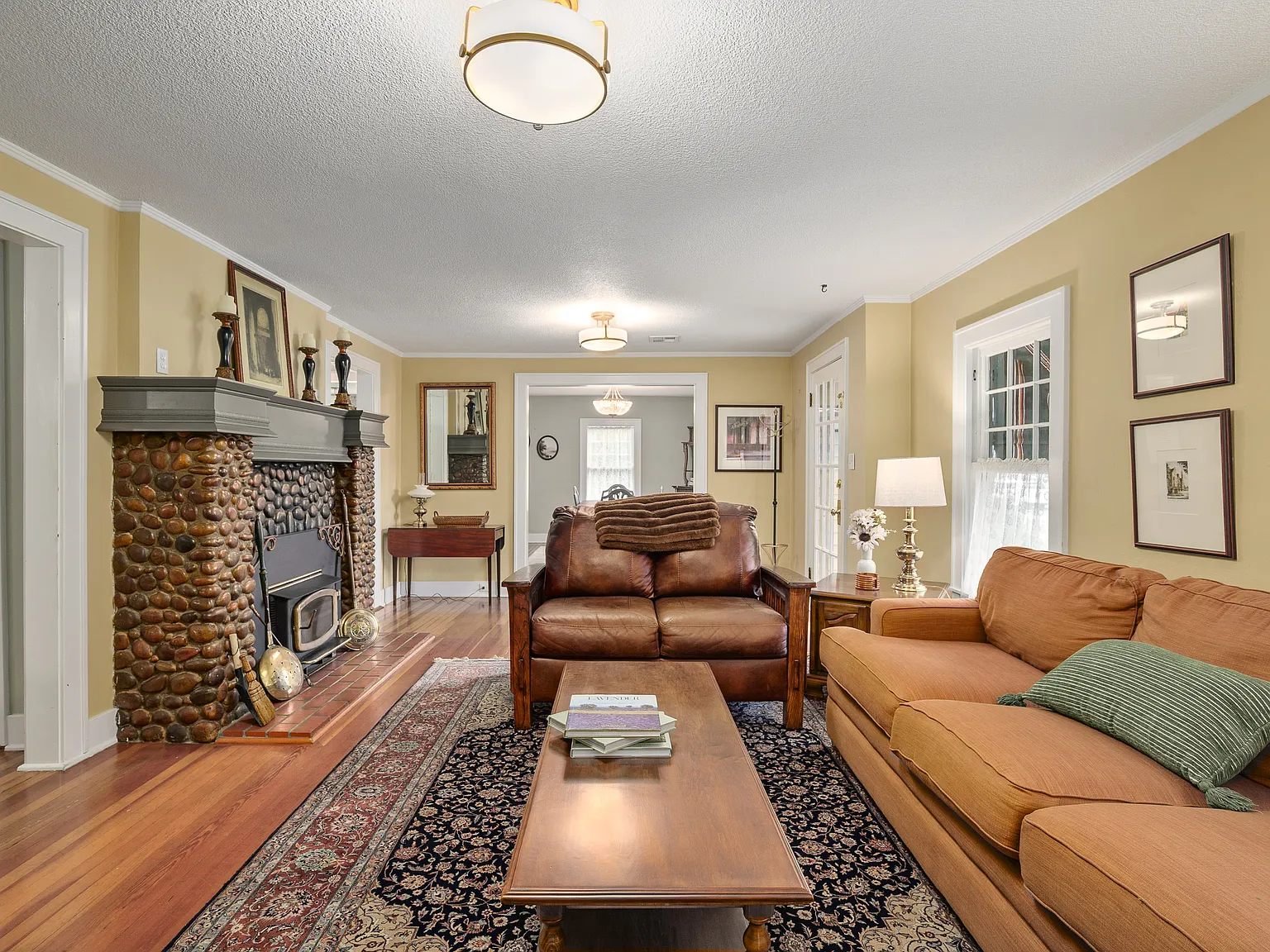 3 bed, 2000 sqft, $4,500 — Photo 4