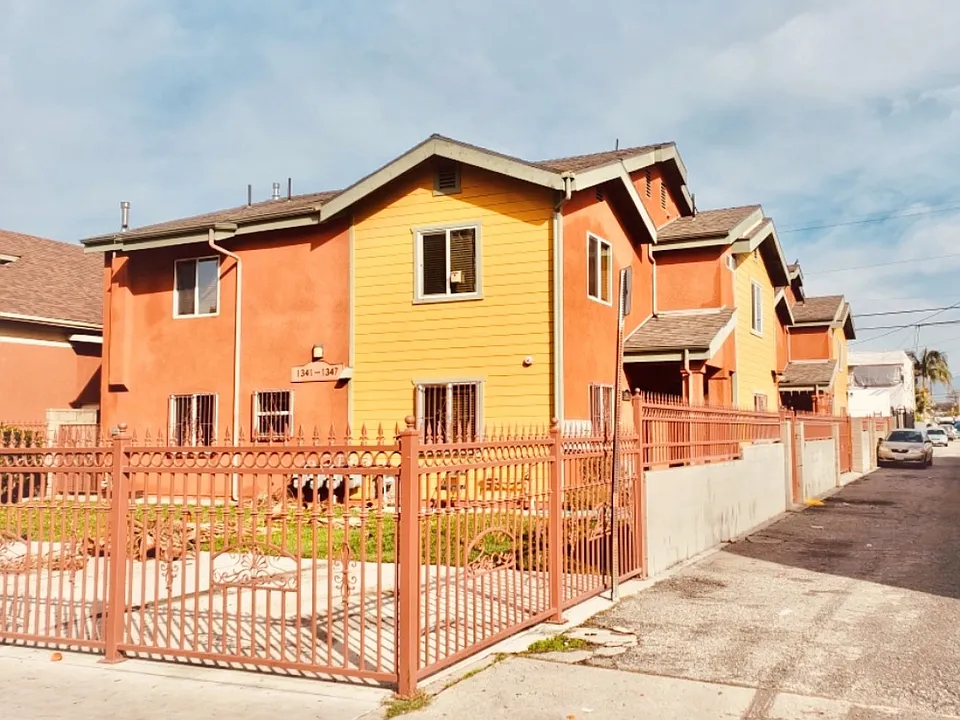 1343 E Adams Blvd